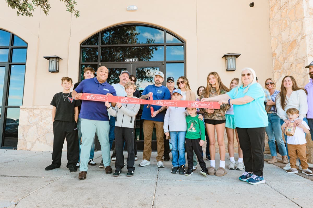 Parks Legado ribbon cutting